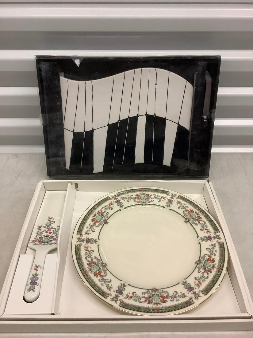 Cheese Cutting Board (Piano Theme) and Cake Dish and (1 of 1)