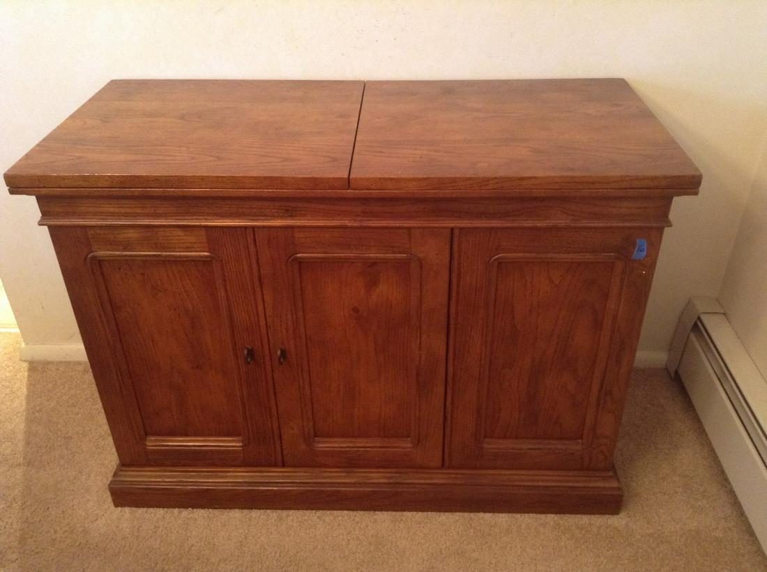 Wood Buffet Cabinet 29"x40"x18"x Expands to 80": Wood Buffet Cabinet 29"x40"x18"x Expands to 80"
