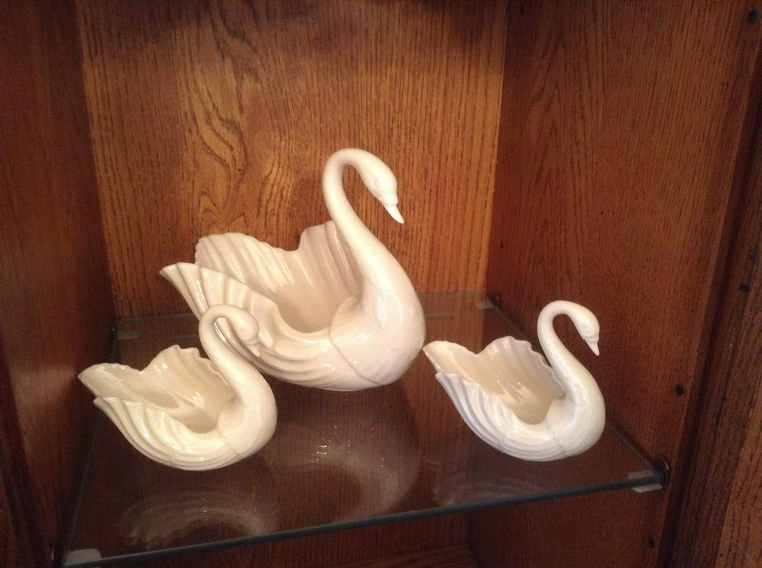 Lot of Lenox Swans largest 9": Lot of Lenox Swans largest 9"