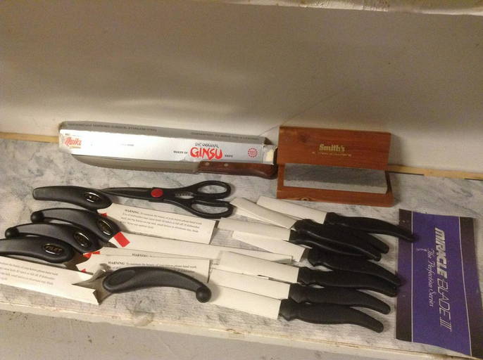 Ginsu Knife in the box, Smith's Sharpening Stone and (0163) on Dec 14, 2021 Emanon Auctions