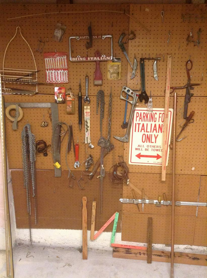 Wall of Vintage Tools: Wall of Vintage Tools