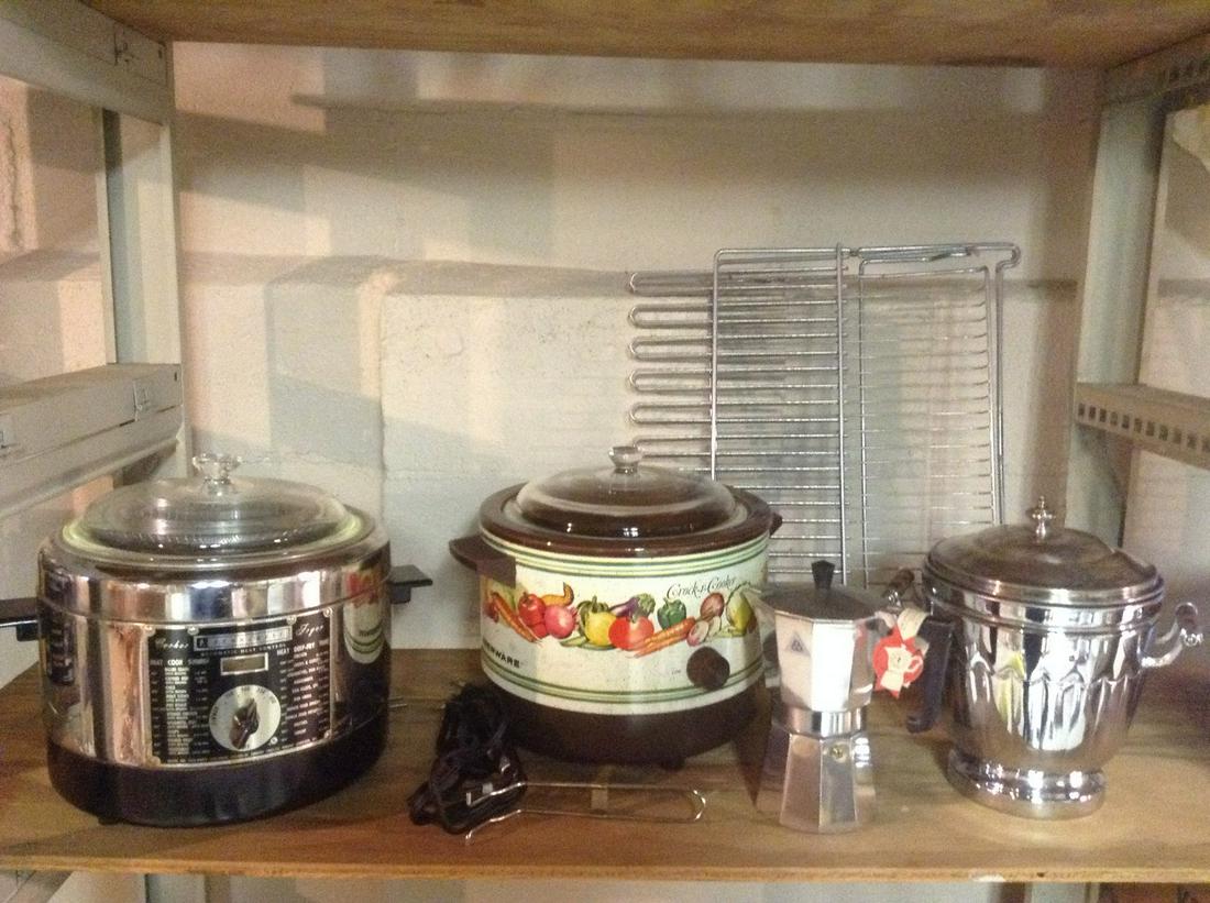 Vintage Farberware Crock, Penncrest Fryer, Gemelli: Vintage Farberware Crock, Penncrest Fryer, Gemelli Coffeepot, ice bucket and more