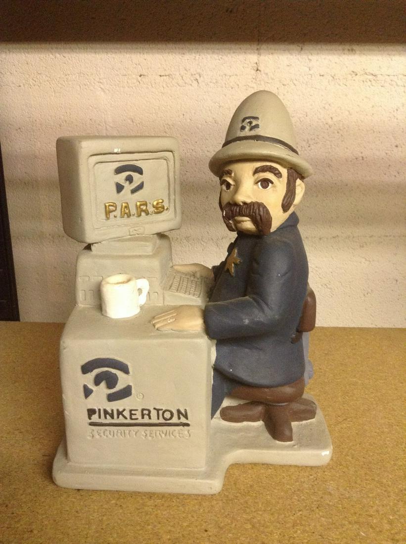 Ceramic Pinkerton Security Statue 10" (1 of 1)