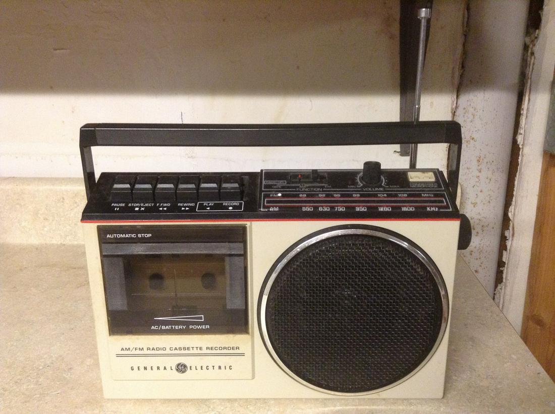 Vintage General Electric Radio Cassette Player: Vintage General Electric Radio Cassette Player