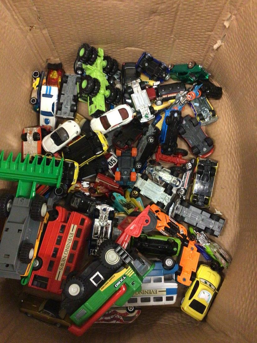 large amount of various matchbox, hotwheels and other: large amount of various matchbox, hotwheels and other cars