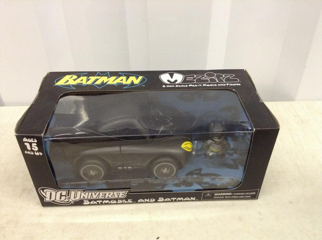 Mez-itz Batmobile and Batman toy 2011 (1 of 1)
