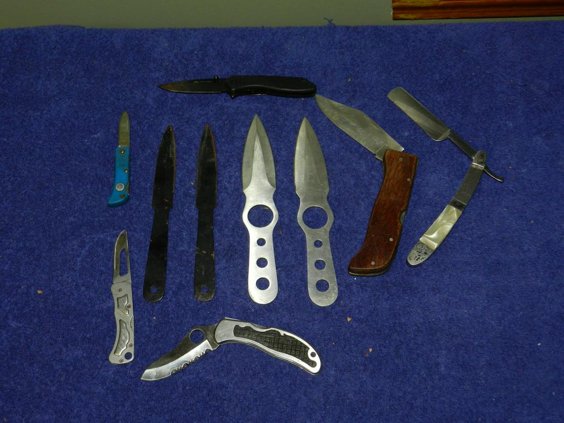 Lot of Knives Folding Throwing Straight Razor (1 of 1)