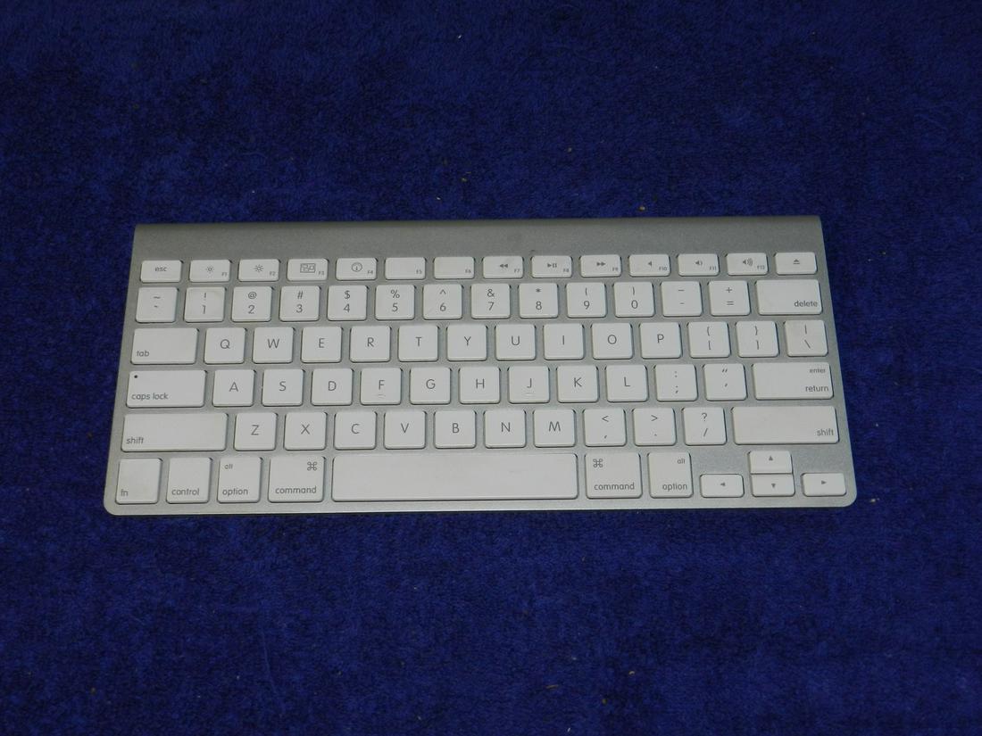 Apple Computers Bluetooth Keyboard A1314 Tested (1 of 1)