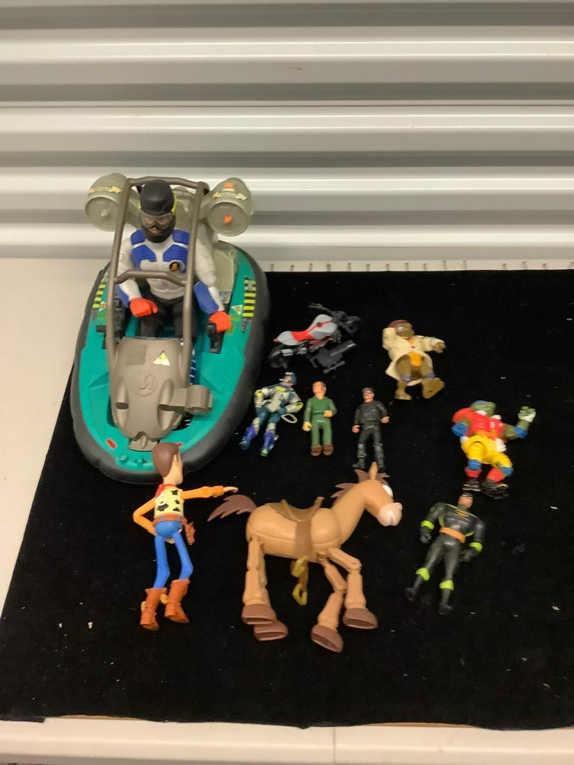 Lot of action figures and more ninja turtles, batman: Lot of action figures and more ninja turtles, batman etc