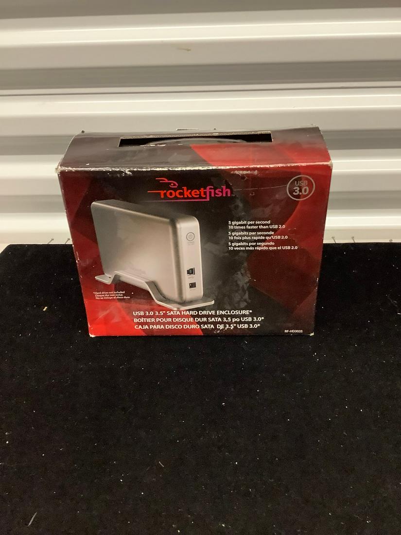Rocketfish usb 3.0 3.5 inch sata hard drive enclosure: Rocketfish usb 3.0 3.5 inch sata hard drive enclosure