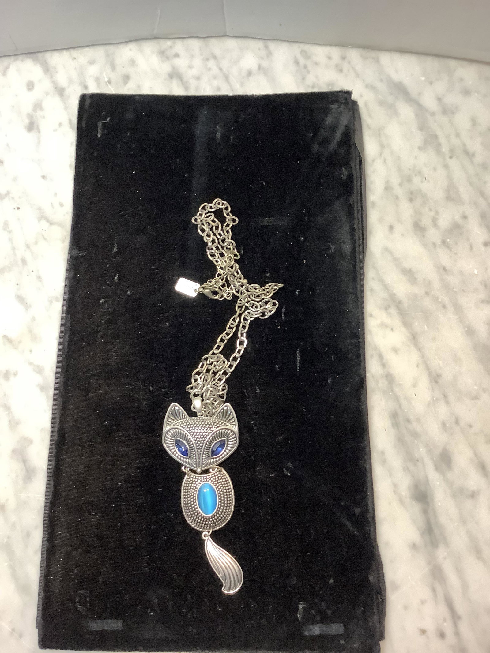 Large decorative cat pendant with chain (1 of 1)