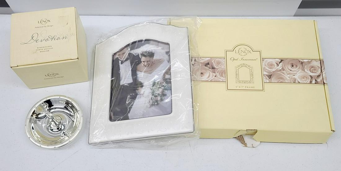 Lenox Devotion Ring Holder & Opal Innocence Frame: Lenox Devotion Ring Holder & Opal Innocence Frame