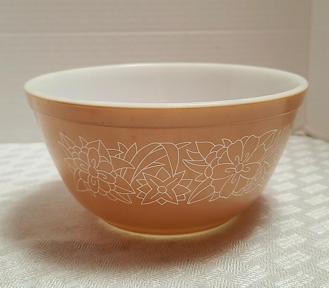 Vintage Pyrex Mixing Bowl Woodland 1.5 qt: Vintage Pyrex Mixing Bowl Woodland 1.5 qt