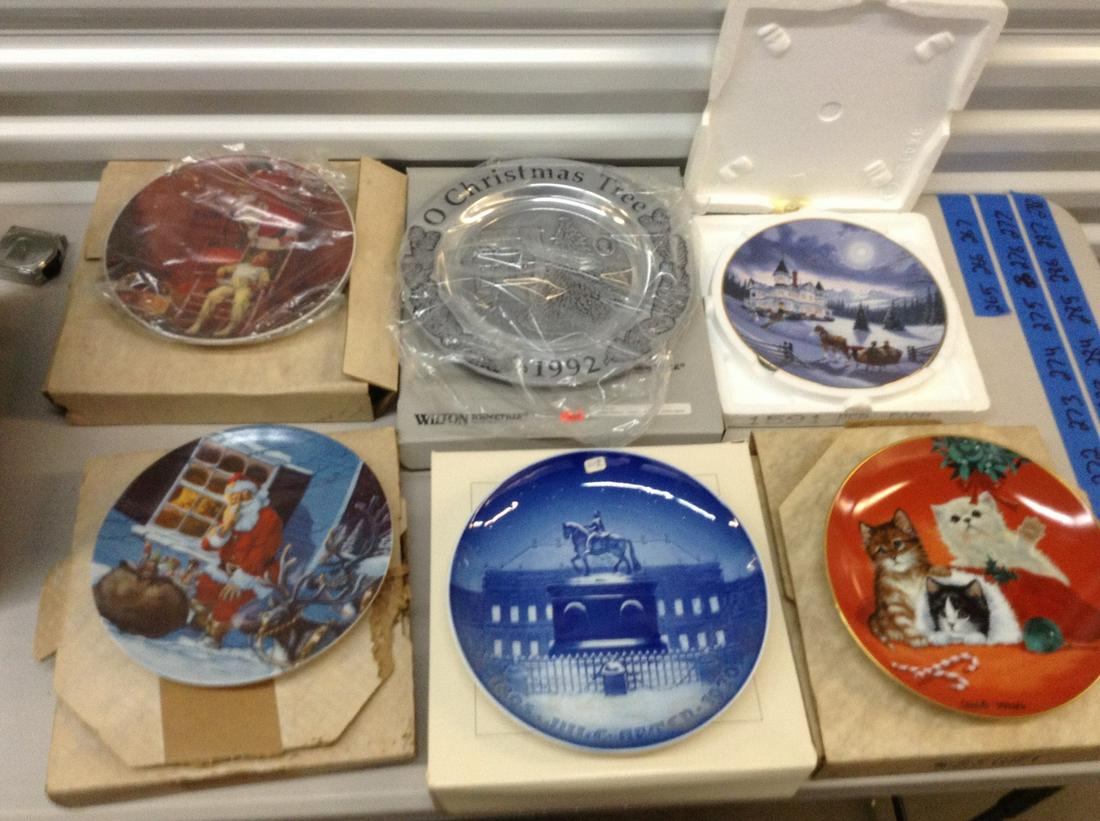 Large lot of decorative holiday plates (1 of 1)