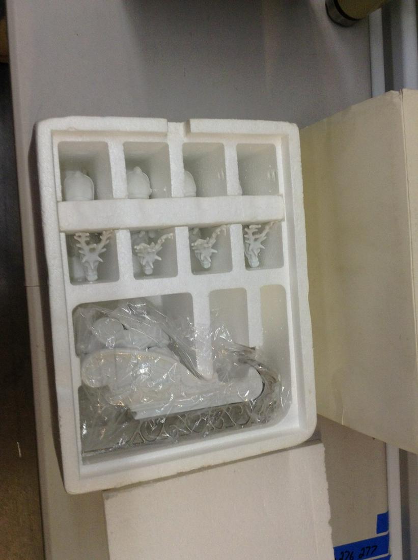 Department 56 santa's sleigh with reindeer white (1 of 1)