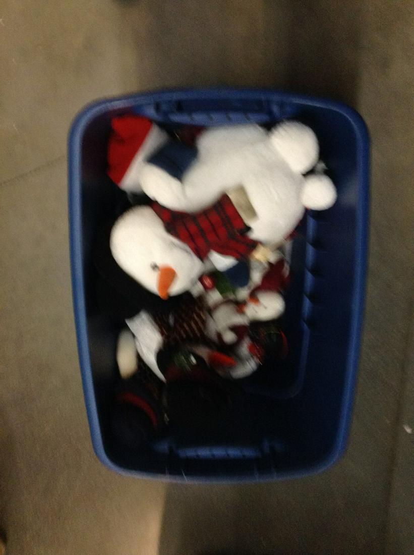 Large tote of plush assorted christmas snowmen some: Large tote of plush assorted christmas snowmen some musical
