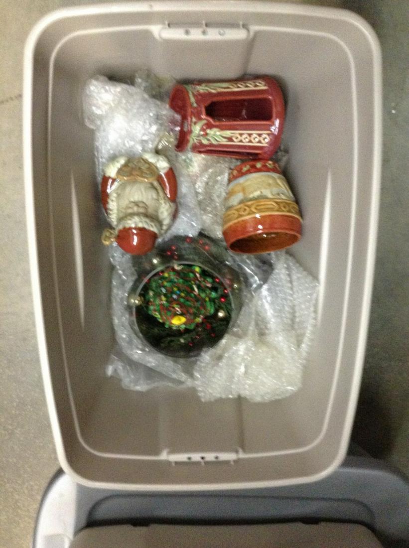 Christmas display santa tealight holder christmas (1 of 1)