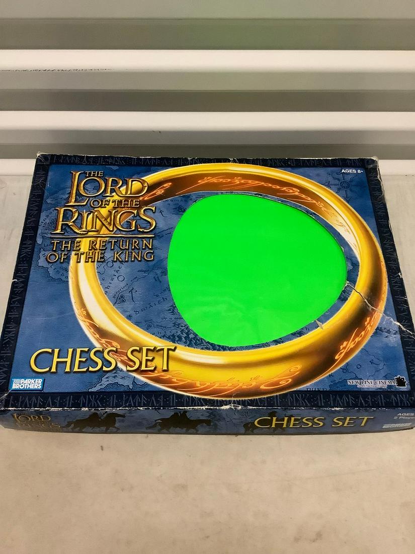 The Lord of the Rings The Return of the King Chess Set: The Lord of the Rings The Return of the King Chess Set