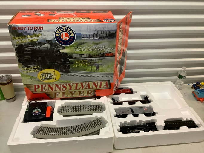Lionel ready to run train set Pennsylvania flyer (0165) on Dec 20