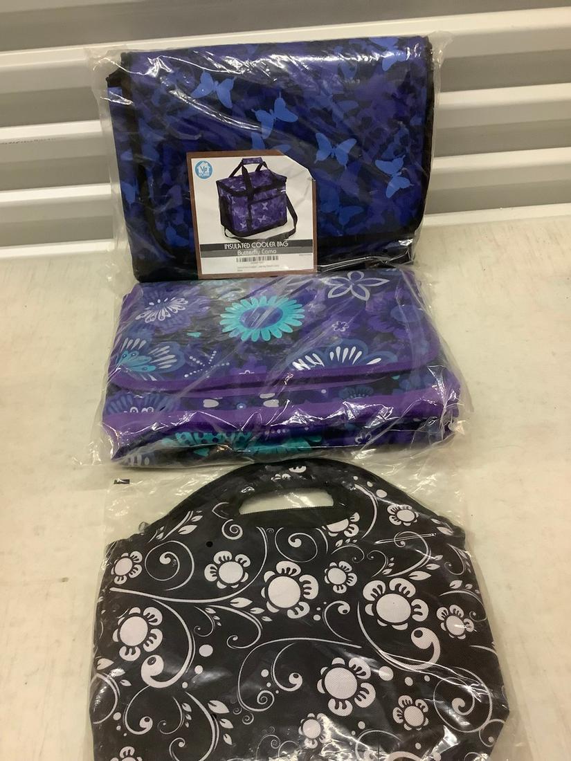 Lot of 3 insulated cooler bags (1 of 1)