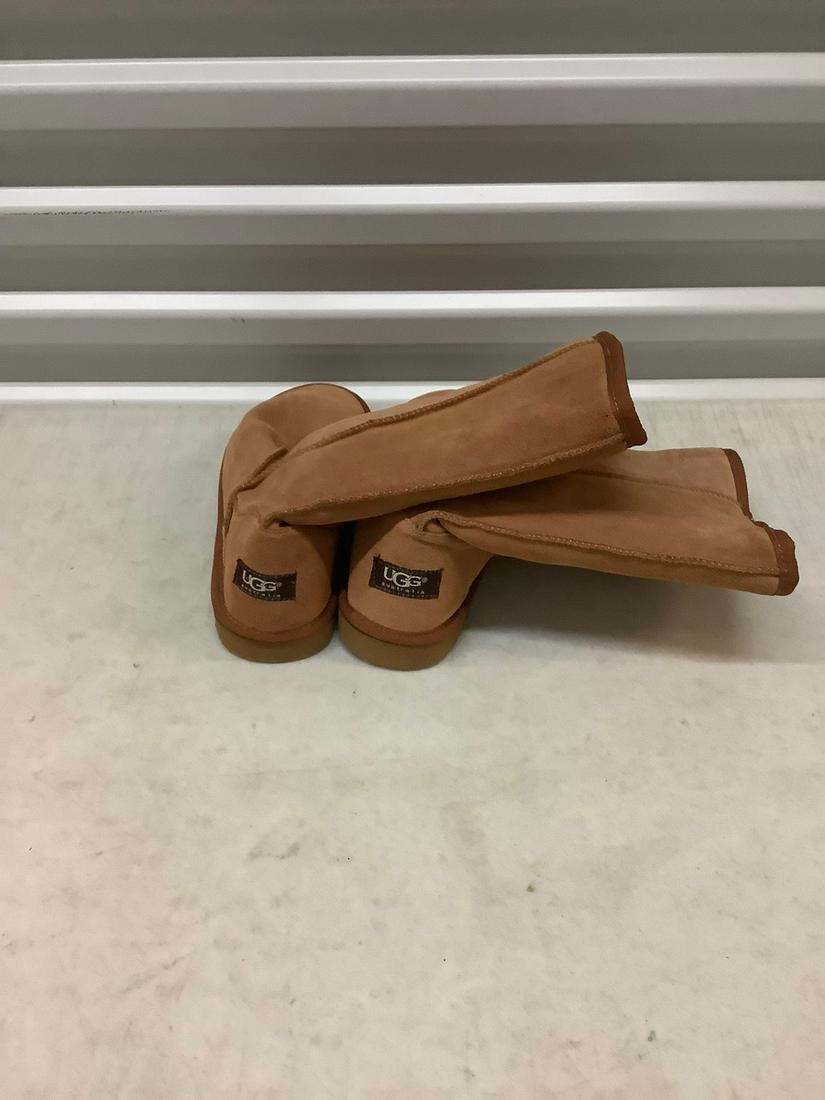 Pair of Ugg boots size 8 (1 of 1)
