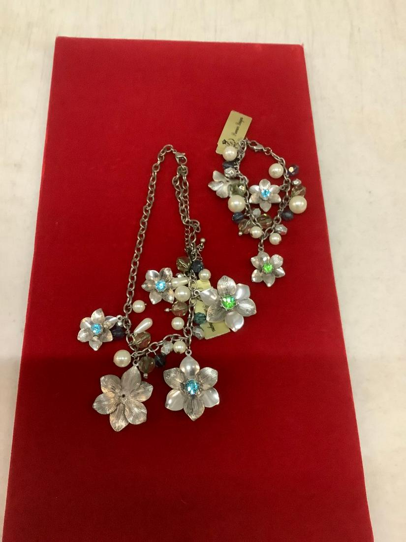Premier Designs Bracelet and Necklace Set: Premier Designs Bracelet and Necklace Set