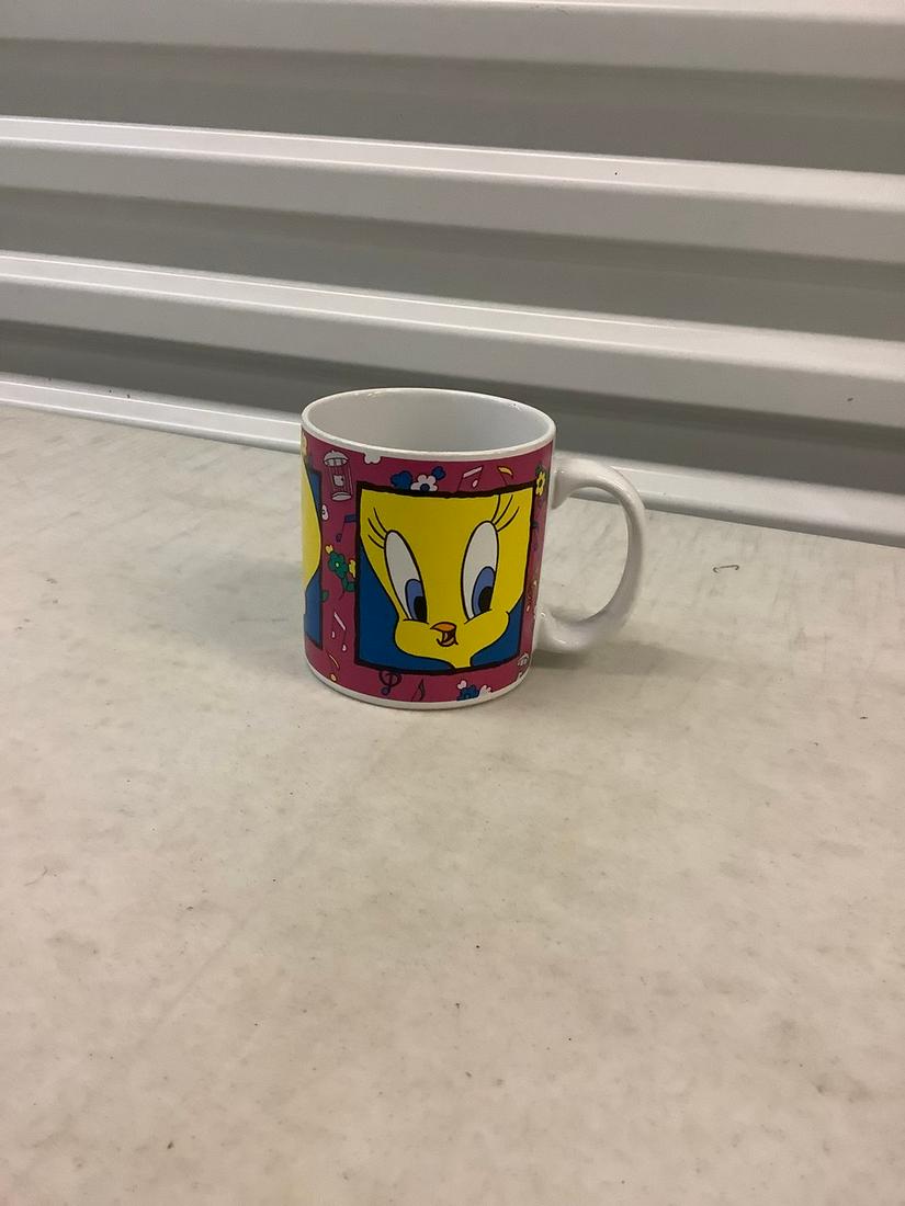 Vintage 1993 Warner Bros. coffee mug "Tweety Bird": Vintage 1993 Warner Bros. coffee mug "Tweety Bird"