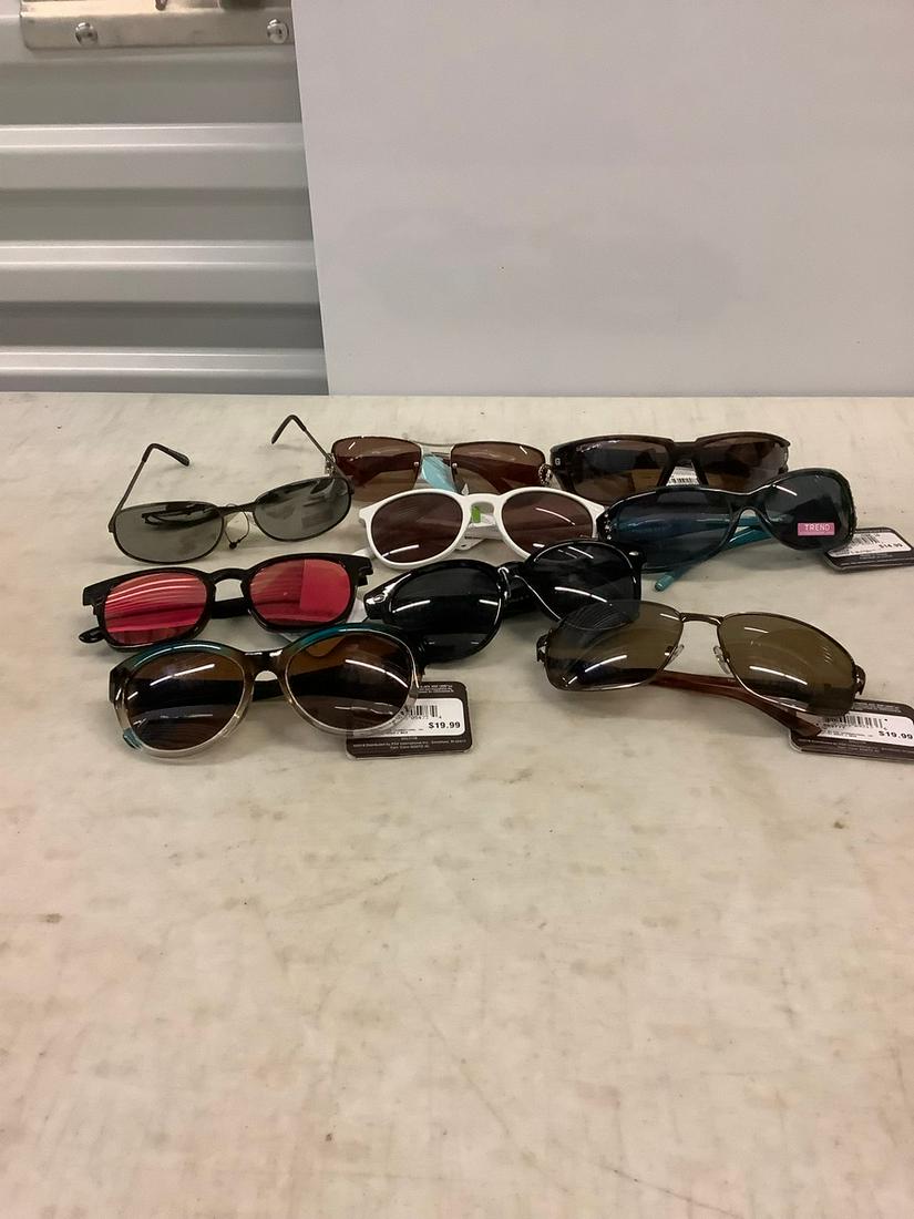 Large lot of sunglasses: Large lot of sunglasses