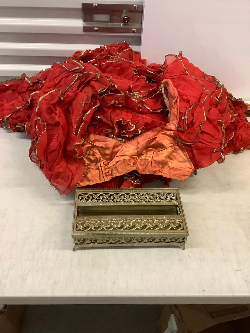 Lucy Lemidy flamenco dress zipper is ripped: Lucy Lemidy flamenco dress zipper is ripped