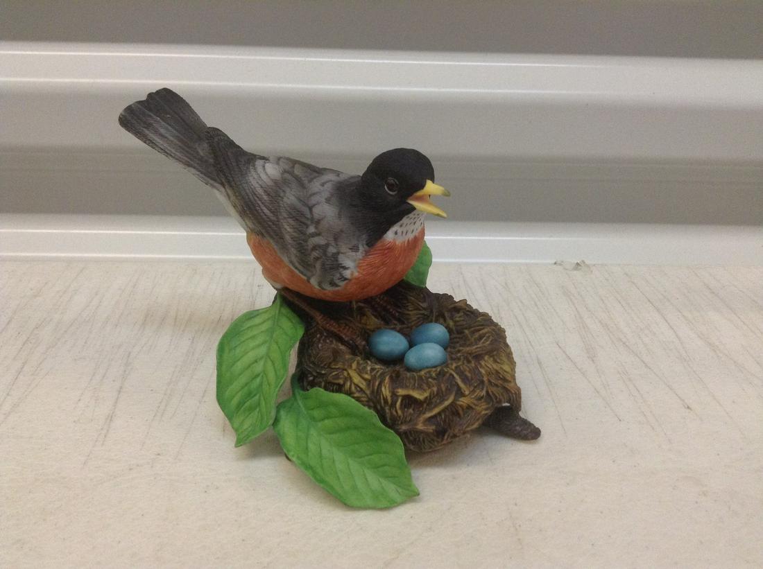 Lenox American Robin Bird Statue 5.5" long (1 of 1)