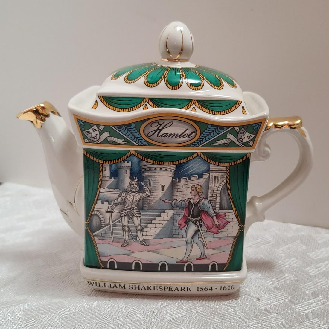 Vintage Sadler Hamlet Shakespeare Teapot 7x7" (1 of 2)