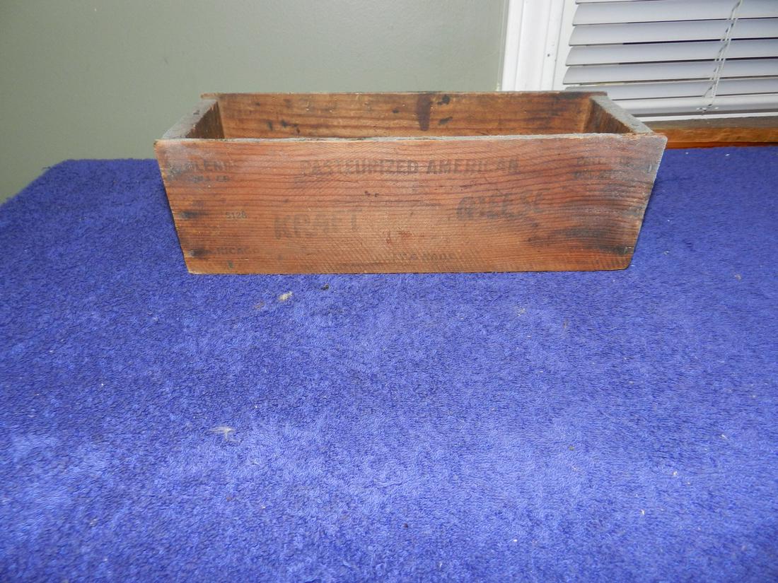 Antique Kraft American Cheese Wooden Box: Antique Kraft American Cheese Wooden Box
