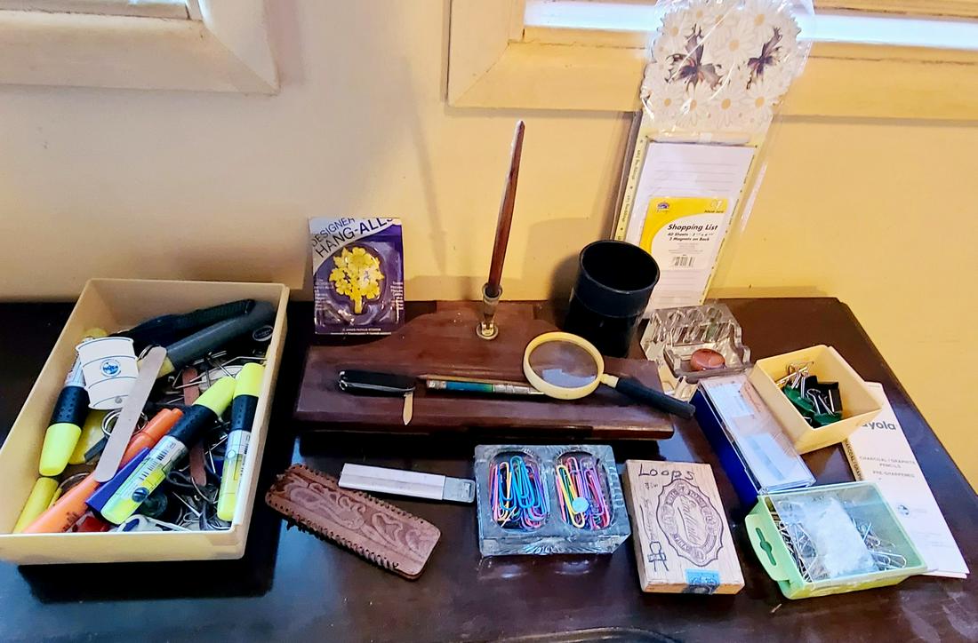 Mainly Vintage Desk Accesories: Mainly Vintage Desk Accesories