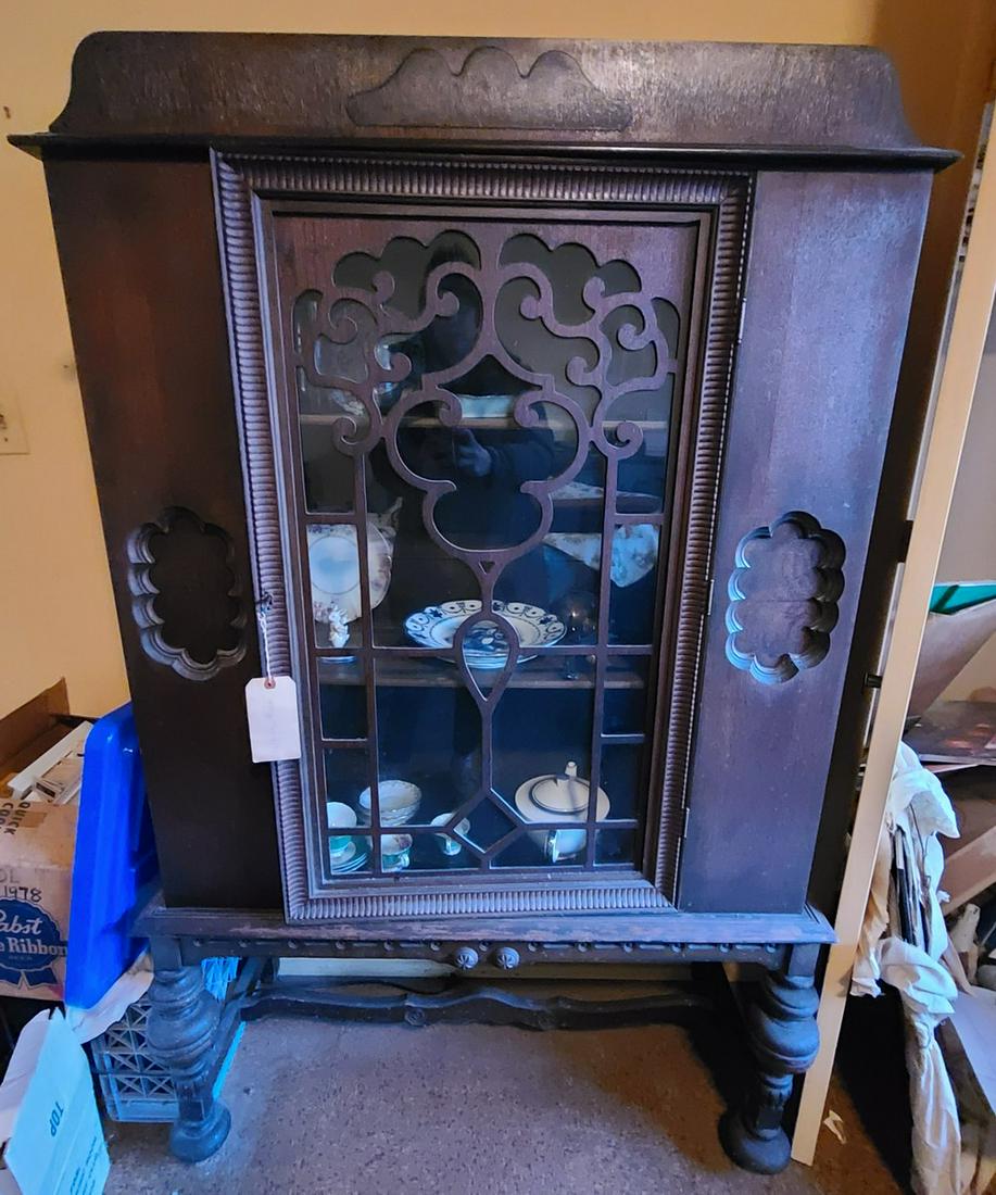 Antique Wood China Cabinent (matches table) has key: Antique Wood China Cabinent (matches table) has key 65x39x13" no contents included
