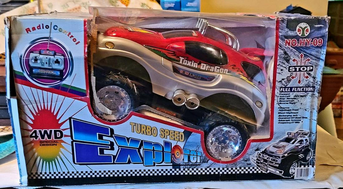 Explorer Radio Controlled Car box 10x18x9 (1 of 1)