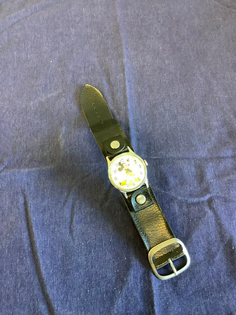 Mickey Mouse Watch: Mickey Mouse Watch