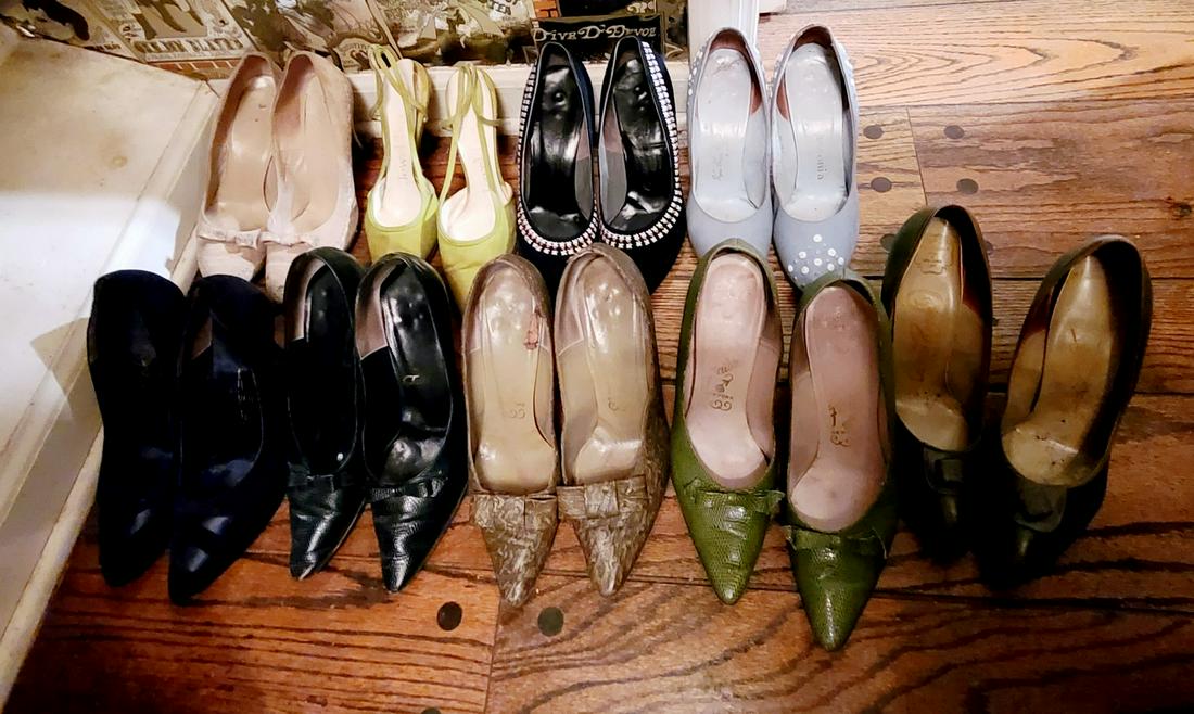 10 pairs of vintage heels and boots, siz 7 and 8: 10 pairs of vintage heels and boots, siz 7 and 8