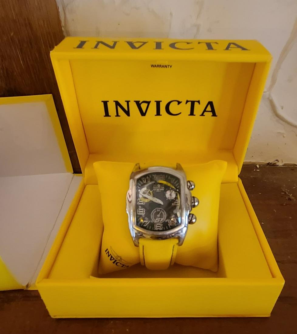Invicta watch 3 subdials, scratches noted: Invicta watch 3 subdials, scratches noted