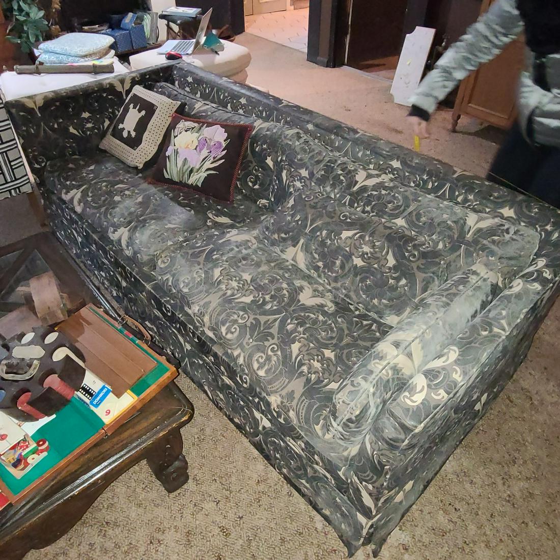 Vintage Couch 27x80x35": Vintage Couch 27x80x35"