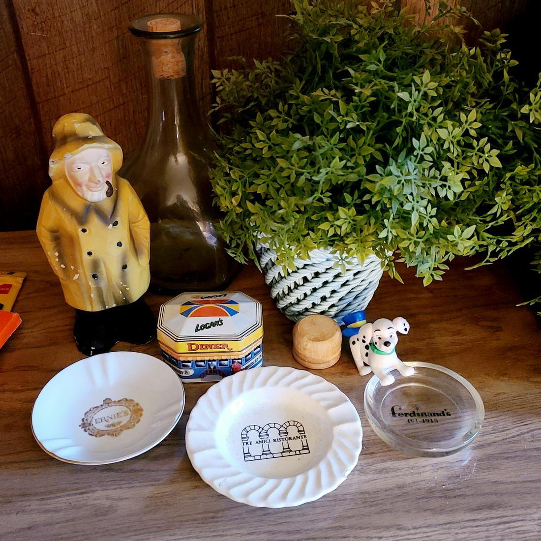 Vintage Smalls and Ashtrays: Vintage Smalls and Ashtrays