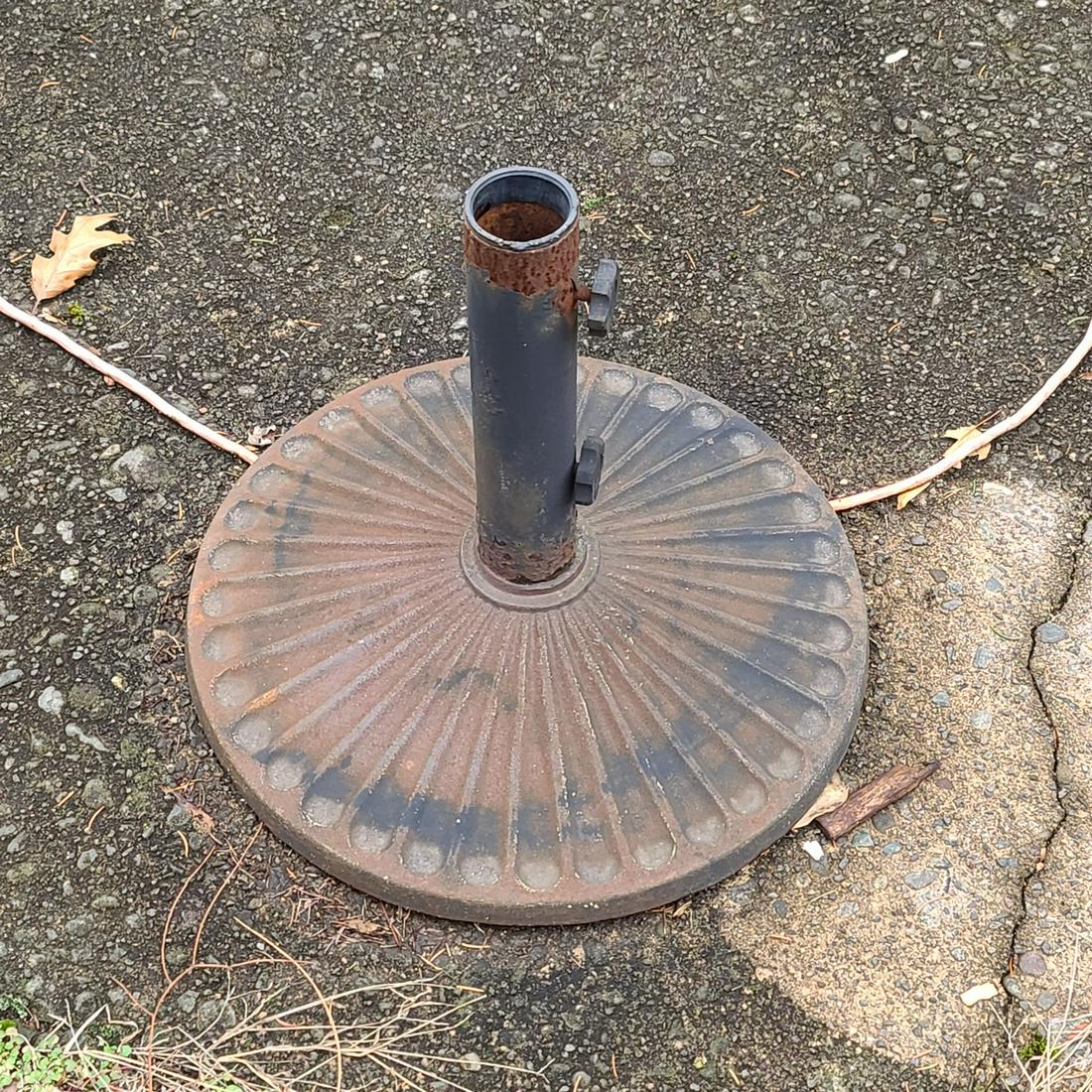 Cast Iron Umbrella Stand: Cast Iron Umbrella Stand