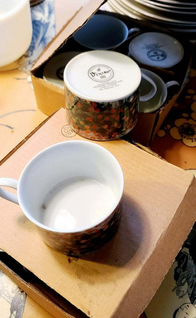 Set of 8 Vincent Van Gogh Porcelain Mugs Sakura (1 of 1)