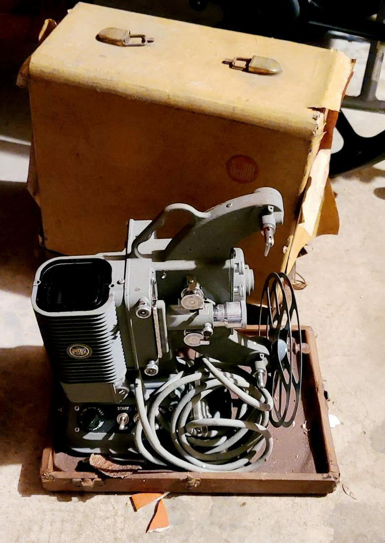 Vintage Dejur Projector and Case for Parts of Display (1 of 1)