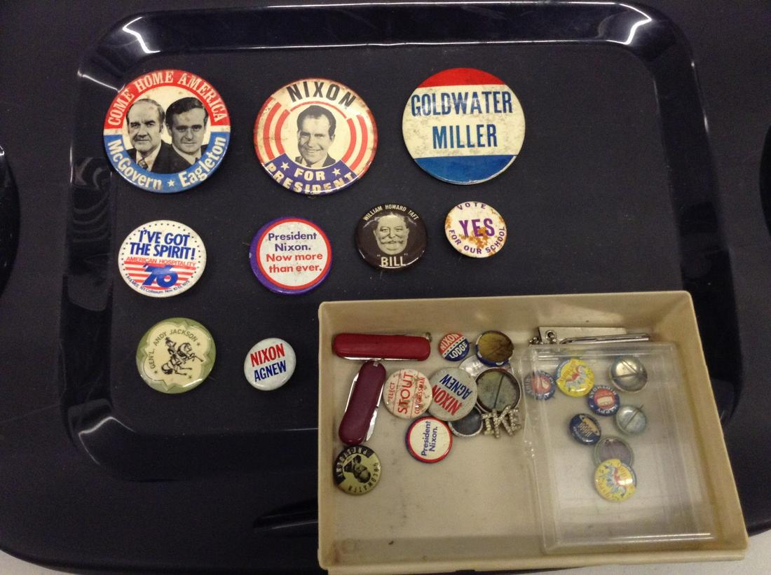 Lot of vintage presedential buttons swiss army knives (1 of 1)