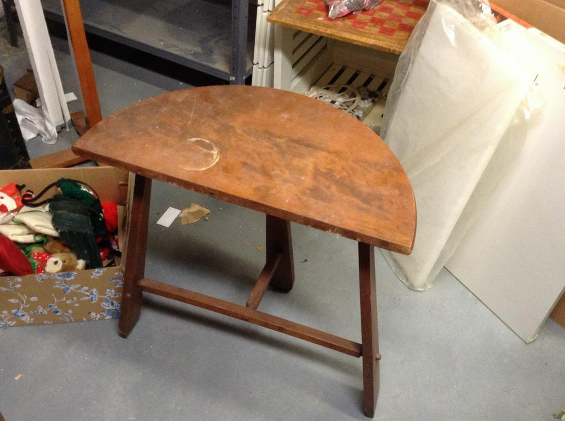 Quarter Round Table 22 in. Tall: Quarter Round Table 22 in. Tall