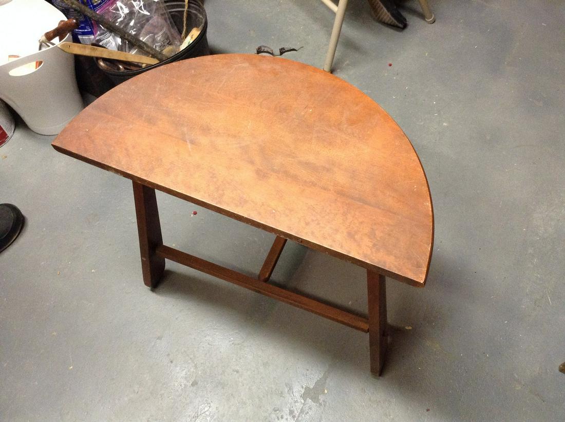 Quarter Round Table 22 in. Tall: Quarter Round Table 22 in. Tall