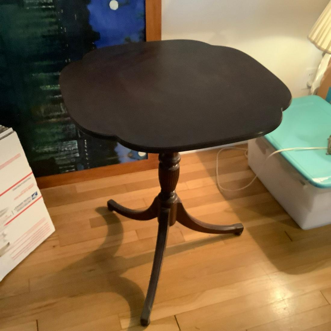 vintage wood 3 footed pedestal side table 28x24: vintage wood 3 footed pedestal side table 28x24