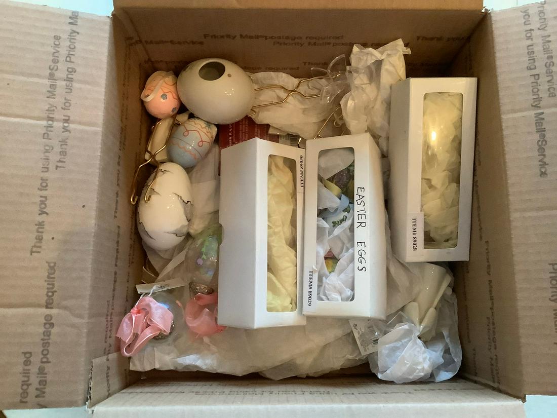 0lot of decorative easter collectibles (1 of 1)