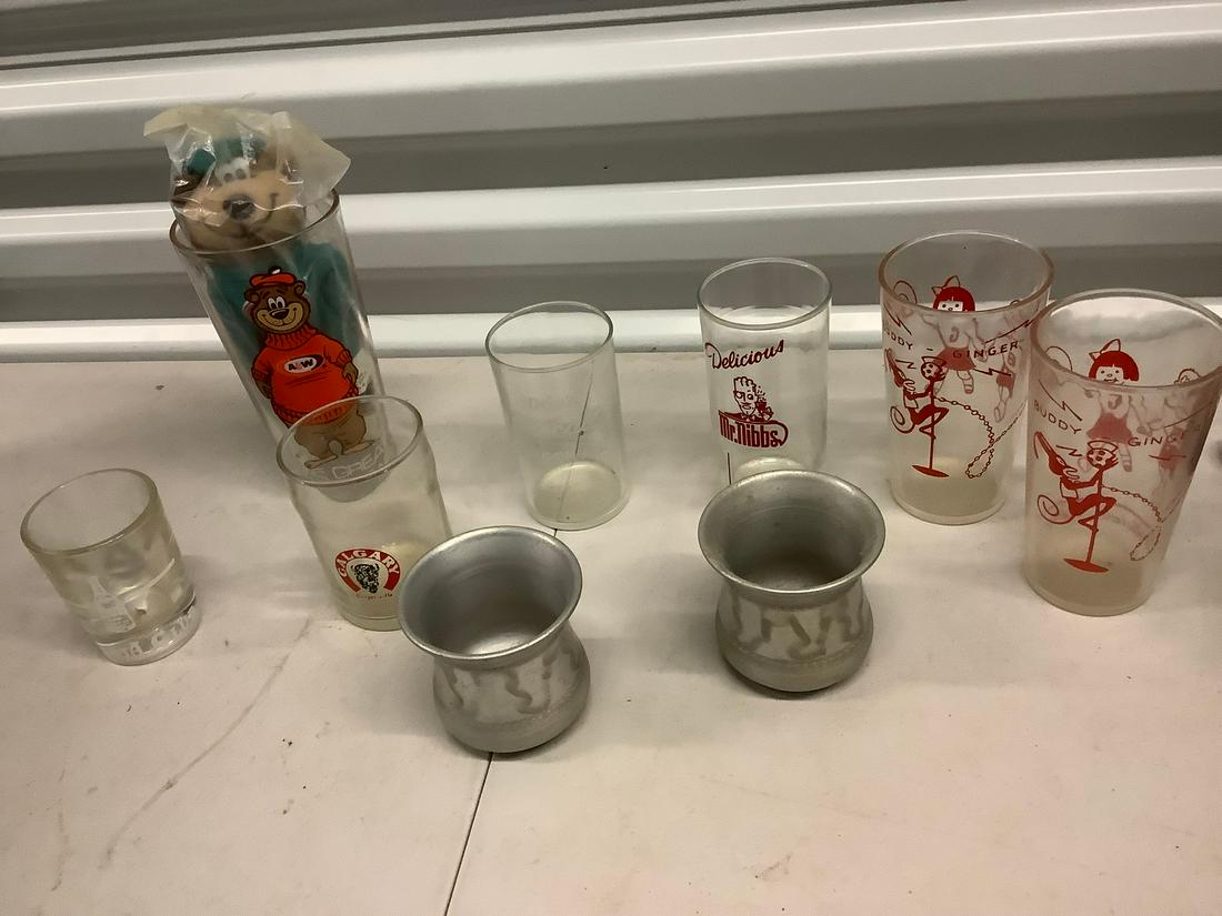 Lot of various vintage glasses: Lot of various vintage glasses