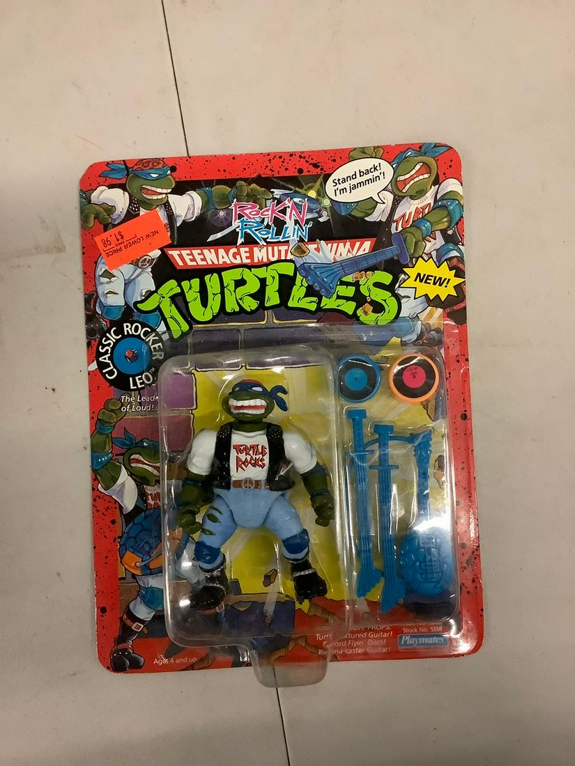 Vintage 1984 Teenage Mutant Ninja turtle Classic rocker: Vintage 1984 Teenage Mutant Ninja turtle Classic rocker Leo action figure